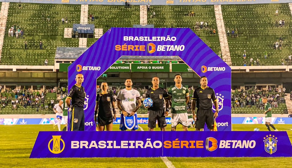 Avaí perde para o Guarani-SP, em Campinas, na estreia da Série B
