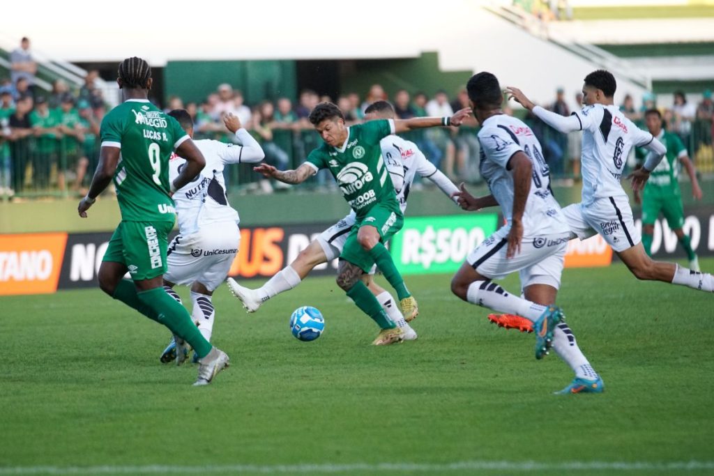 Chapecoense consegue empate diante da Ponte Preta na Arena Condá